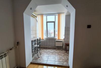 Garsonieră decomandată, mobilată în Km 4 - 5