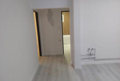 Apartament cu 3 camere decomandat în Central - 2
