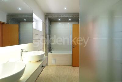 Duplex cu 8 camere cu Canalizare în Iancu Nicolae - 13