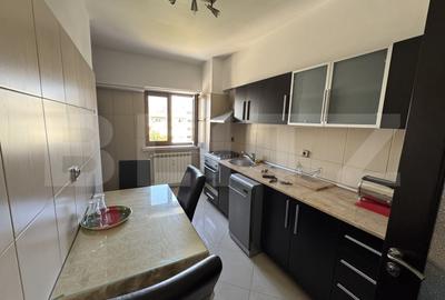 Apartament 3 camere, 2 bai, decomandat, zona Centrul Vechi - 9