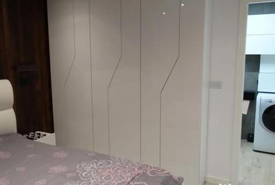 Apartament cu 4 camere decomandat în Central