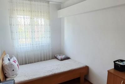Apartament cu 3 camere decomandat în Sărari - 4
