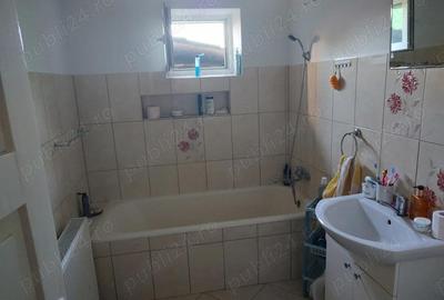 Casă cu 4 camere în Central - 2