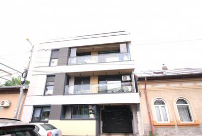 PARCUL CAROL-MITROPOLIT GRIGORE, GARSONIERA COCHETA, BLOC 20 PARCUL CAROL-MITROPOLIT GRIGORE, GARSONIERA COCHETA, BLOC 20 - 31