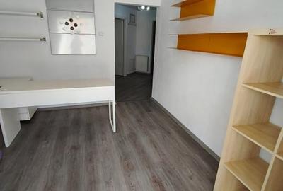 Birou, de 56.450000762940 mp, în Central - 6