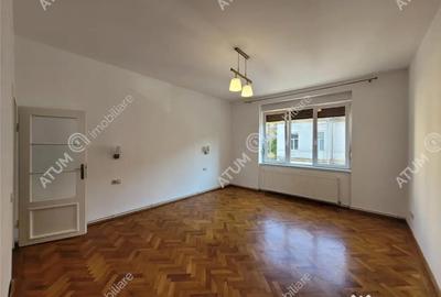 Spațiu comercial, de 72 mp, în Central - 8