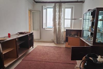 Apartament cu 2 camere decomandat în 13 Septembrie