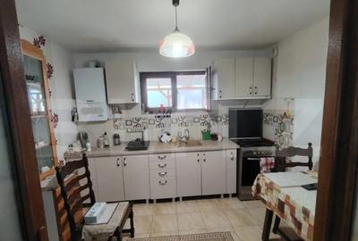 Casă cu 3 camere cu Teren 400 Mp în Central - 4