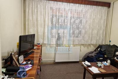 Apartament cu 2 camere decomandat în Tractorul - 3