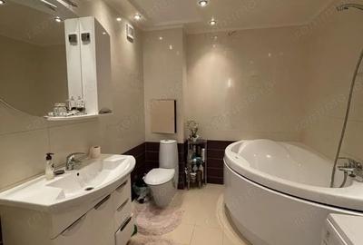 Garsonieră decomandată în Central