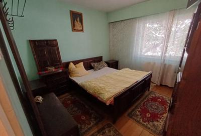 Republicii, zona Marinex, 4camere, etaj 3 - 3