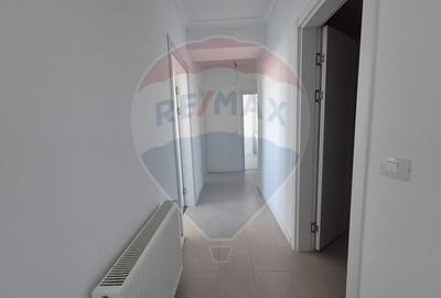 Apartament de vanzare 3 camere mobilat Inel II Dezrobirii Constanta - 10