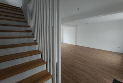 Duplex cu 4 camere cu Canalizare în Valea Lupului - 1