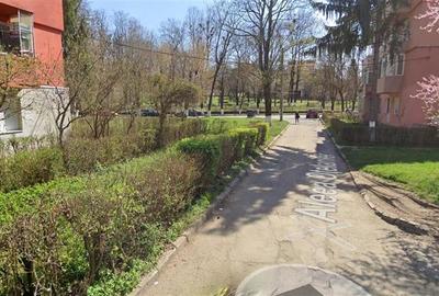 Garsonieră decomandată în Central - 2