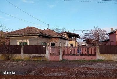 Casă cu 2 camere cu Teren 700 Mp în Central - 2