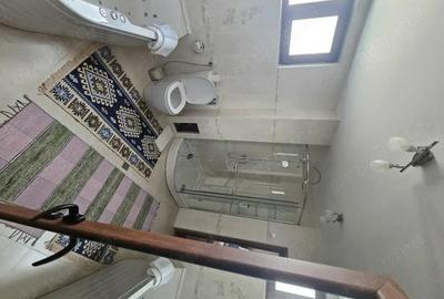 Casă cu 5 camere cu Teren 1060 Mp în Central - 4