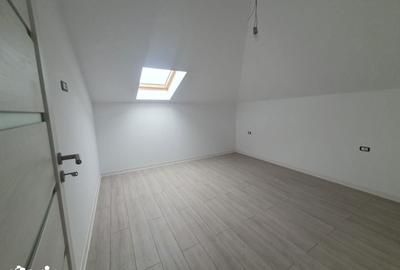 Casă cu 4 camere cu Teren 250 Mp în Bucovăț - 1