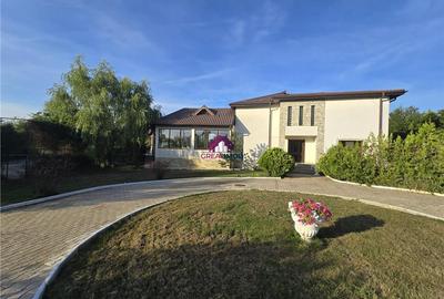 Casă cu 6 camere cu Teren 2500 Mp în Vlădiceasca - 1