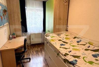 Apartament de vanzare, cu 4 camere, 70 mp, zona Astra - 5