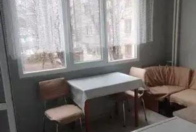 Garsonieră decomandată în Andronache