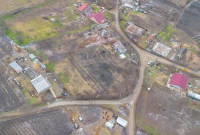 Teren de 2889 mp, în Comarna - 3