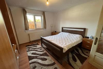 Casa + curte, pivni?a, garaj. - 1