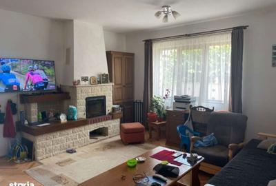 Casă cu 4 camere decomandat în Orlat - 6