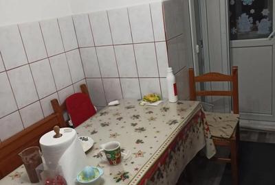 Apartament cu 3 camere decomandat în Micro 13 - 6