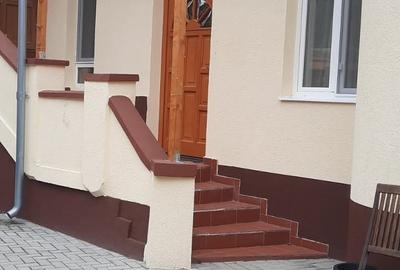 Apartament cu 3 camere decomandat în 15 Noiembrie
