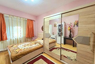 Camera Moderna Bloc Camin Zona Port - 3