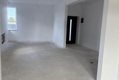 Casă cu 4 camere cu Teren 440 Mp în Frumușani - 6