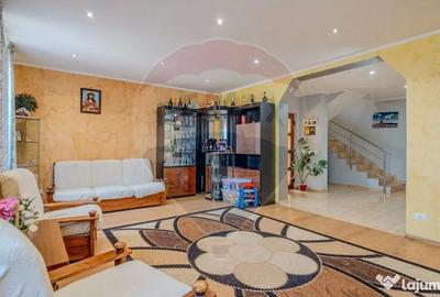 Casă cu 5 camere cu Teren 540 Mp în Ucea - 12