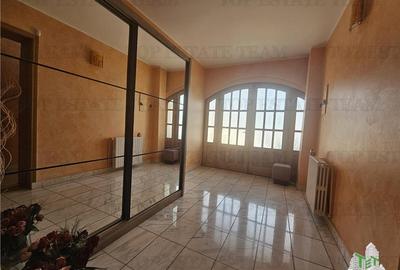 Casă individuală cu 7 camere cu Canalizare în Km 4-5 - 3