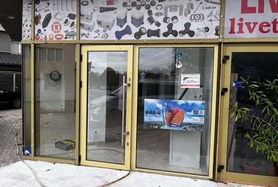Inchiriez spatiu comercial - 1