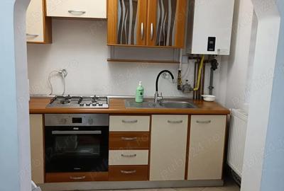 Apartament cu 4 camere decomandat în Central - 2