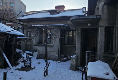 Teren patrat, strada linistita langa Ciuperca Domenii - 2