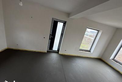 Casă cu 4 camere cu Teren 300 Mp în Central - 15