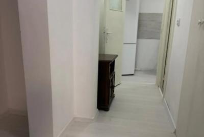 Garsonieră decomandată în 1 Mai