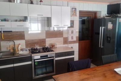 Casă cu 5 camere în Malu - 1