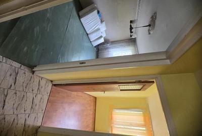 Apartament cu 3 camere semidecomandat în 1 Decembrie 1918 - 2