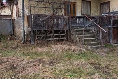 Casa cu teren de vanzare - 1