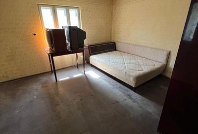 Casă cu 4 camere în Dumirești - 1