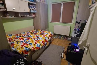 Apartament cu 4 camere semidecomandat în Gemenii - 3