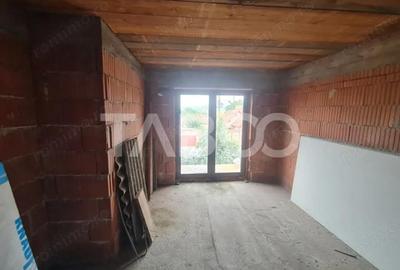 Casă cu 4 camere cu Canalizare în Lancrăm - 12
