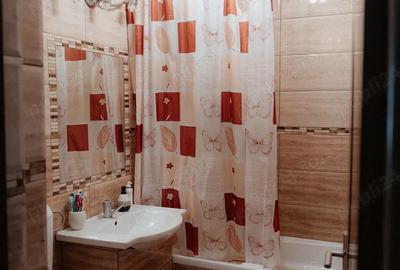 Apartament cu 3 camere semidecomandat în Micro 16 - 2