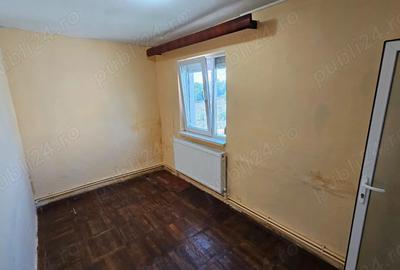 Apartament cu 3 camere semidecomandat, mobilat în Central - 1