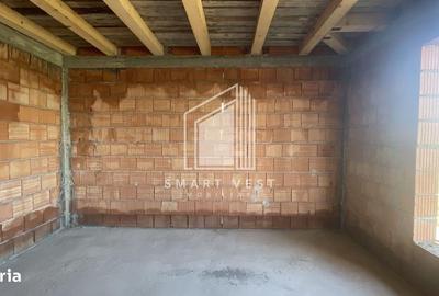 Casă cu 4 camere cu Teren 700 Mp în Botiz - 2