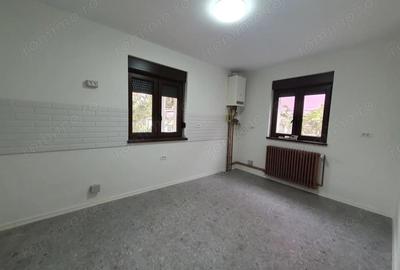 Apartament cu 3 camere decomandat în Circumvalațiunii