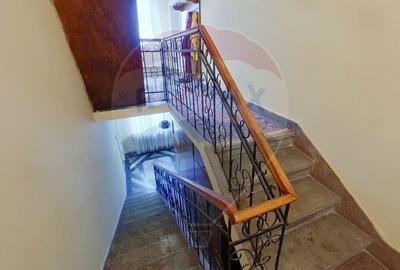 Casă individuală cu 4 camere cu Canalizare în Central - 8