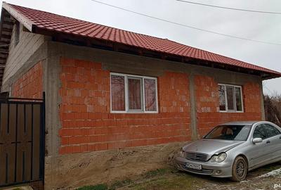 Casă în Cârnecea